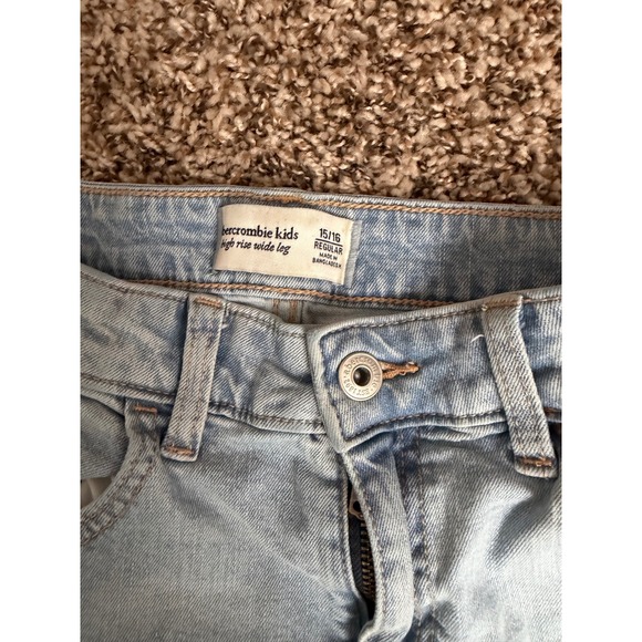 Abercrombie Kids Light Wash High Rise Wide Leg Distressed Jeans Size 15 16 - Picture 3 of 7
